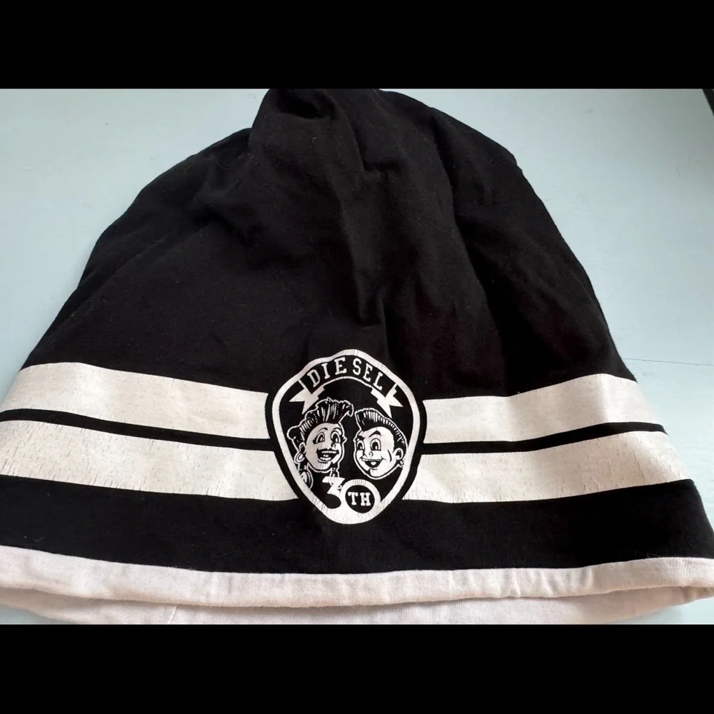 Diesel beanie girls hat size 111